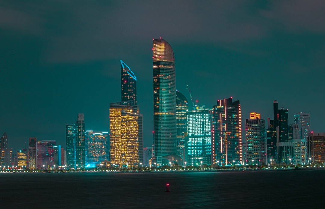 Salto de Paraquedas em Abu Dhabi