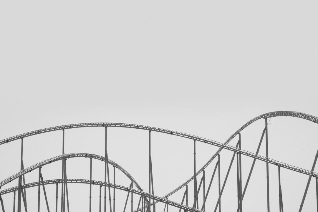 Parques da Yas Island (Ferrari World, Warner, SeaWorld)